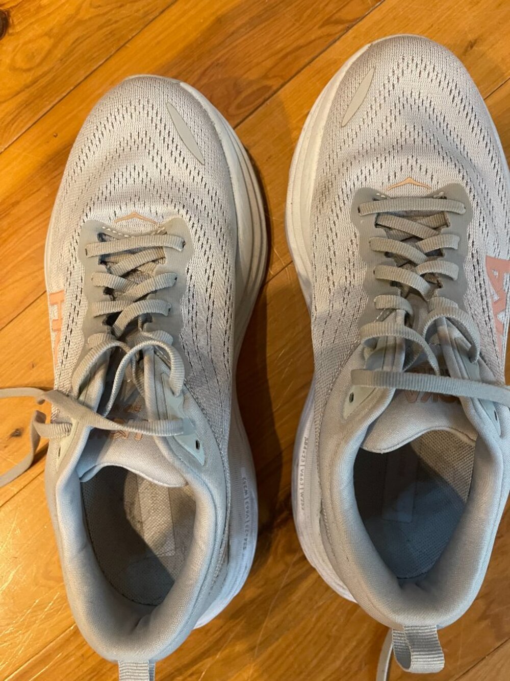 HOKA One One Bondi women's shoes--excellent shape. 8.5 W - Picture 4 of 5